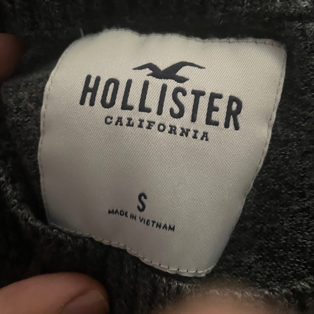 Hollister Crewneck Sweater - Picture 3 of 3